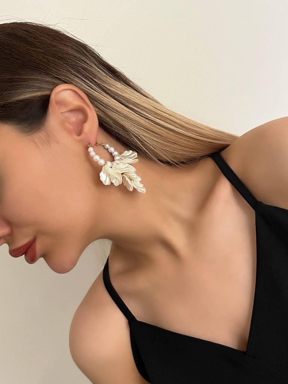 گوشواره حلقه ای مرواریدی پولکی