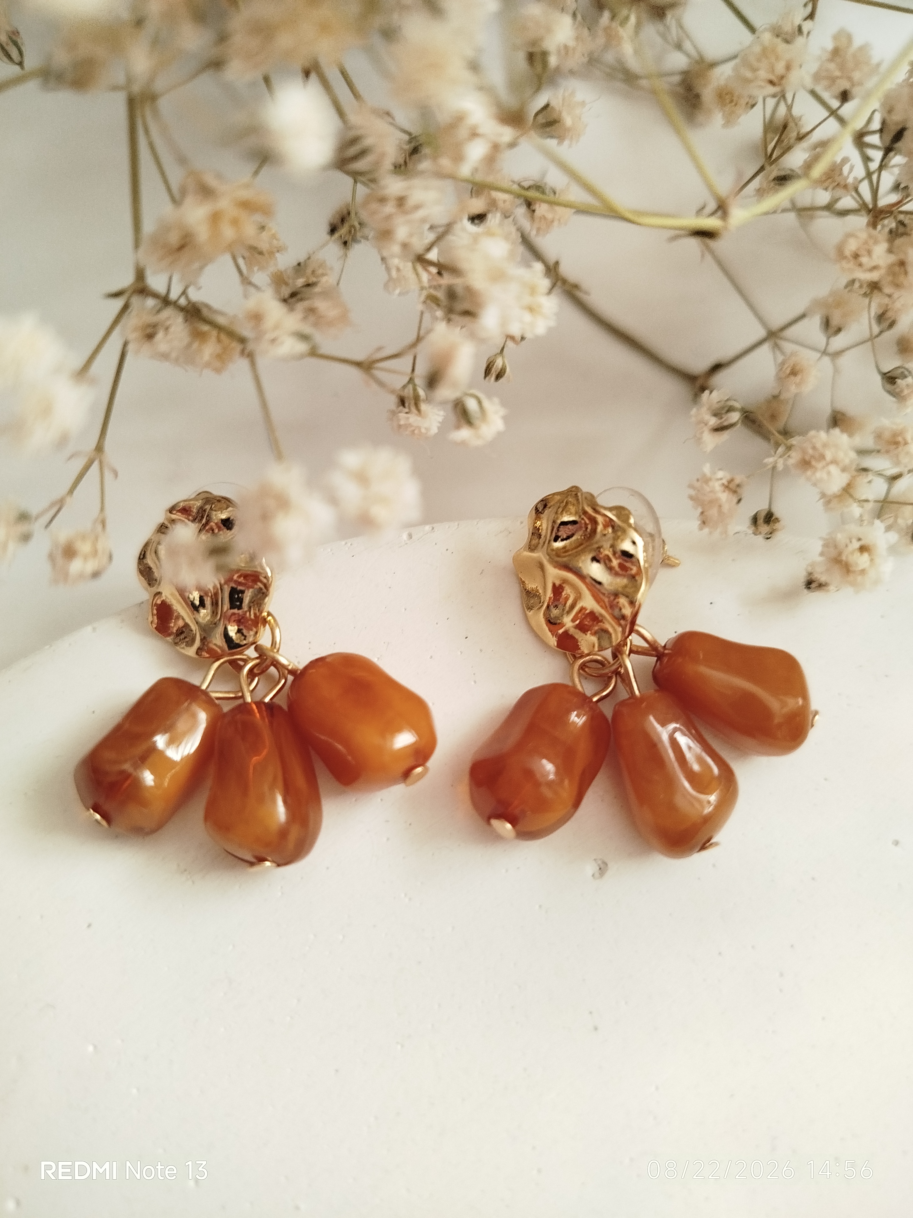 گوشواره آویز  رزینی قهوه ای